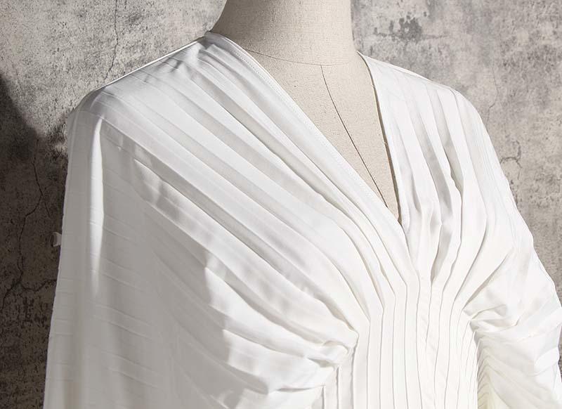 White long outlet sleeve pleated dress