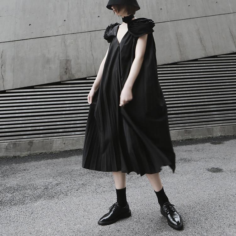 Marigold Shadows dresses Shioli Backless Pleated Midi Dress - Black