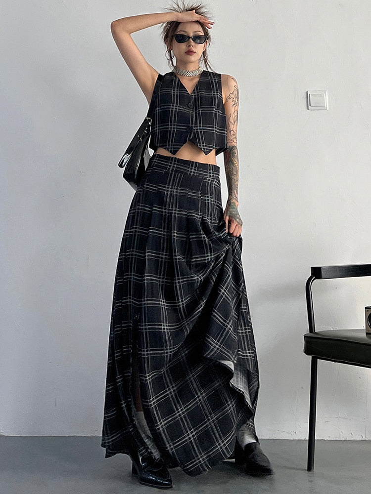 Marigold Shadows Shirts Tihee Plaid Cropped Vest - Black and Gray