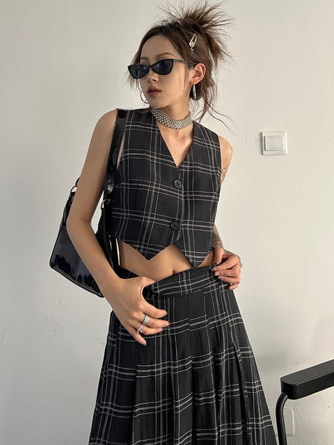 Marigold Shadows Shirts Tihee Plaid Cropped Vest - Black and Gray